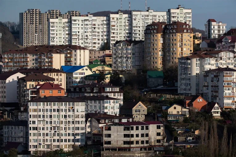 «Штиль в сделках»: почему падает спрос на недвижимость в Сочи